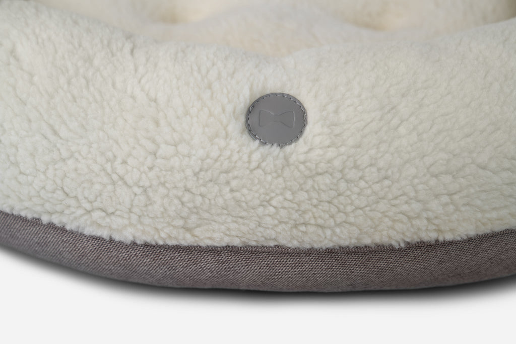 Chester & Lee | Furry Beige Donut Dog Bed - Priscilla's Pet Paradise