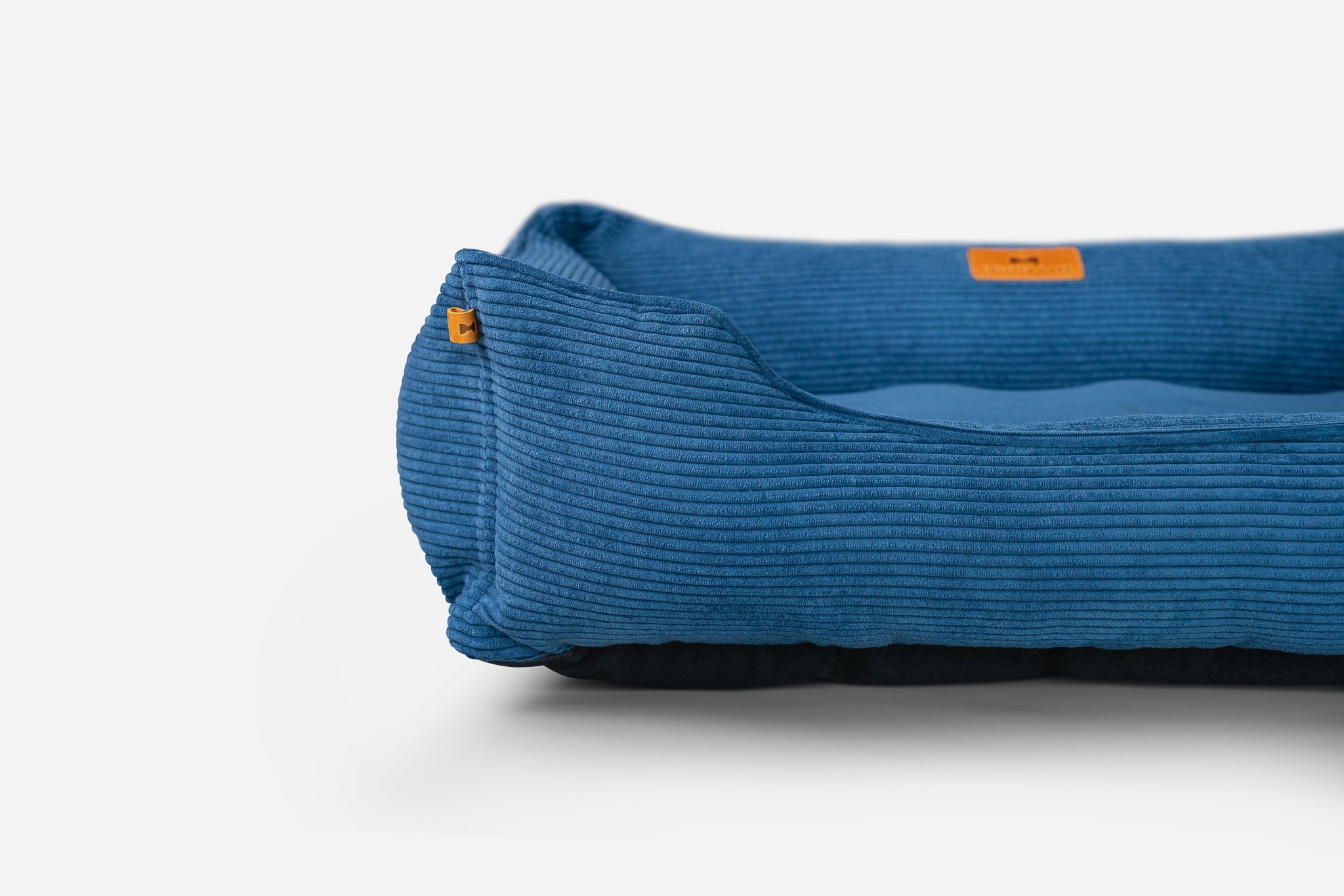 Chester & Lee Fancy Corduroy Sleeper Dog Bed for Ultimate Comfort