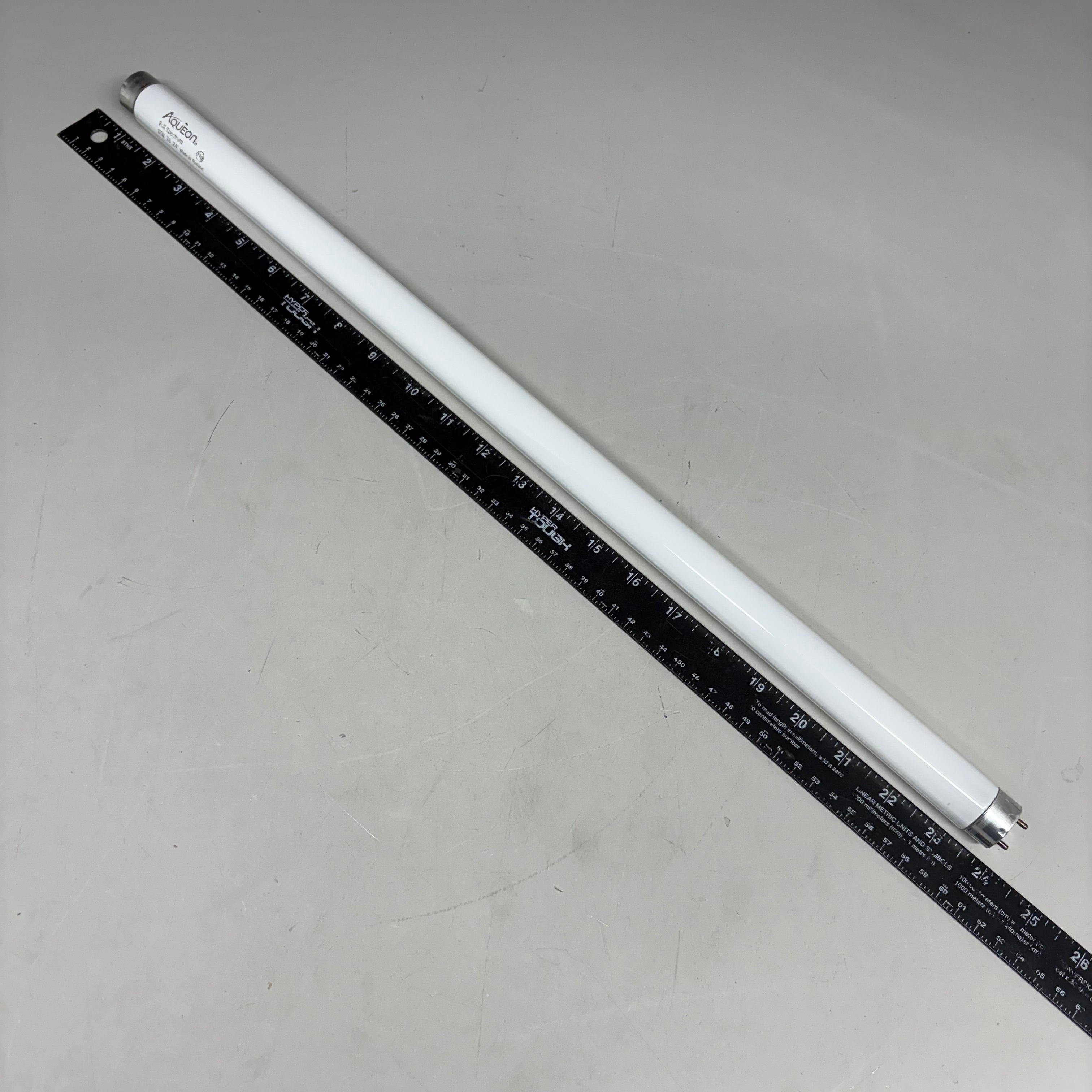 AQUEON T8 Freshwater Aquarium Lamp 24" 17 Watt Full Spectrum Daylight Lamp - Priscilla's Pet Paradise